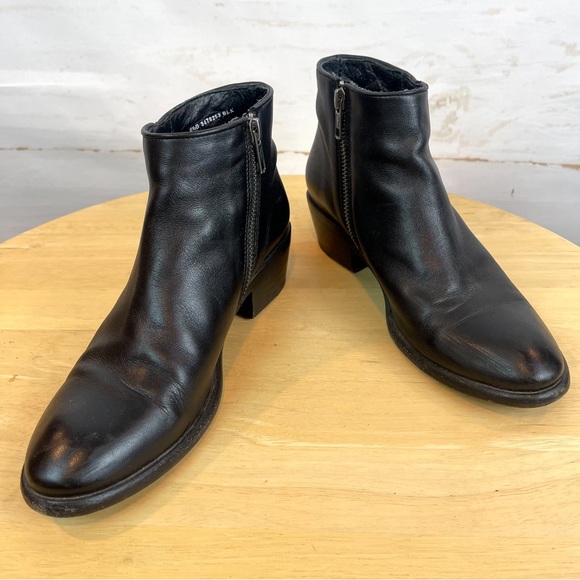 Frye Carson Piping Bootie | 6.5 - Picture 3 of 13